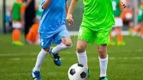 意甲再现30米离谱乌龙，门将被后卫180度转身坑至无语